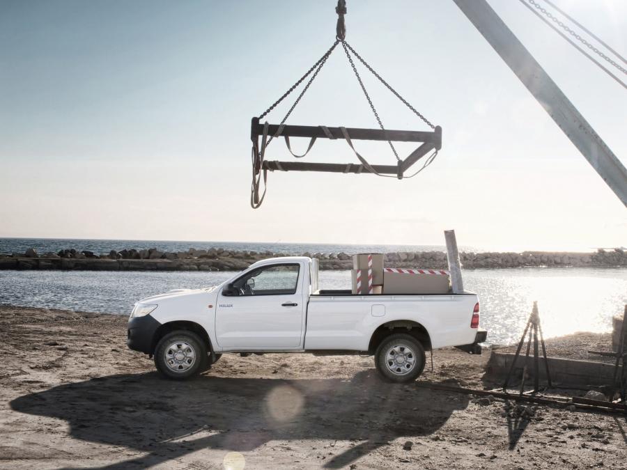  Toyota Hilux Regular Cab 2011 года  (фото 6 из 14)